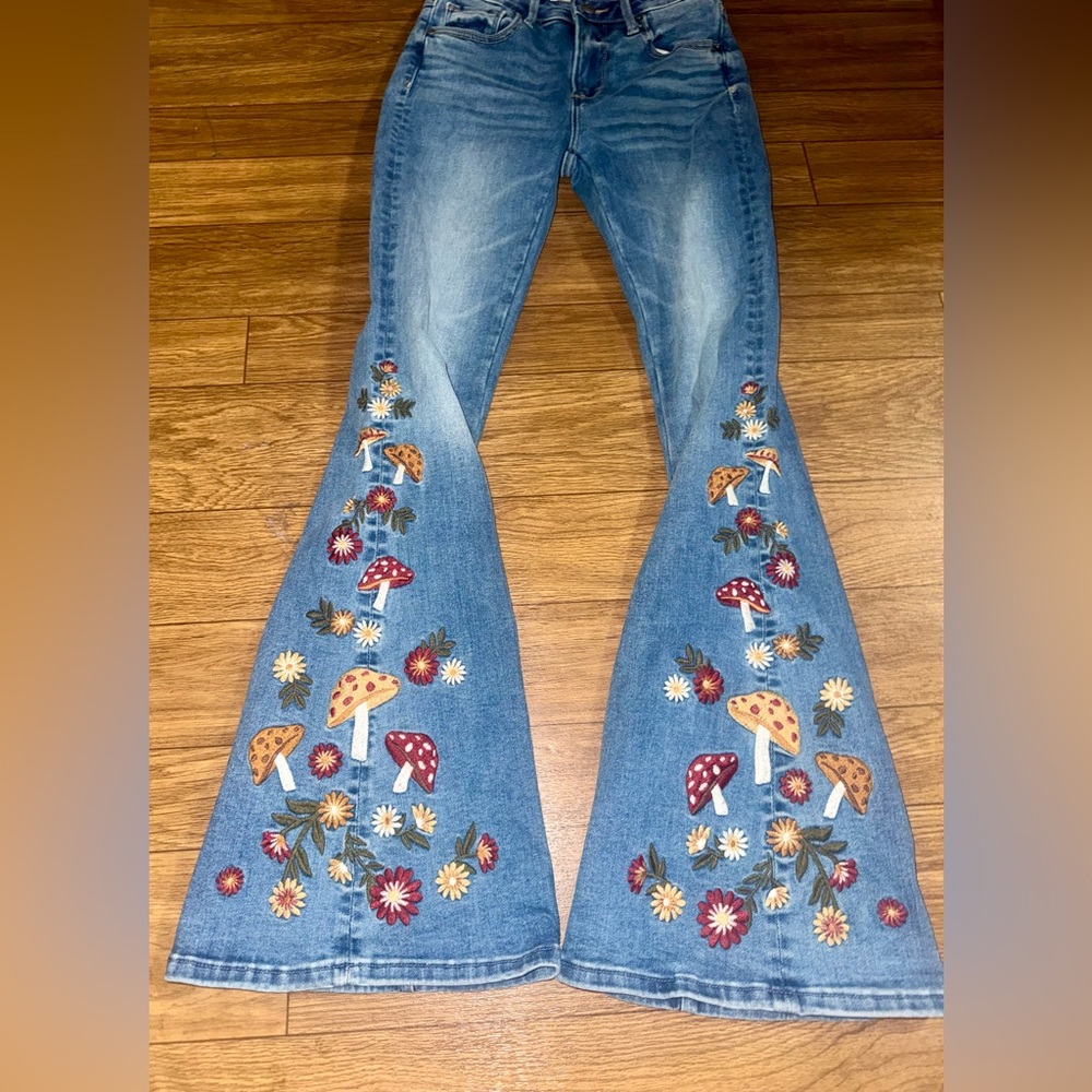 RARE Free People Driftwood Farrah Embroidered Mushroom Flare Jeans 24 /34 - Picture 6 of 10